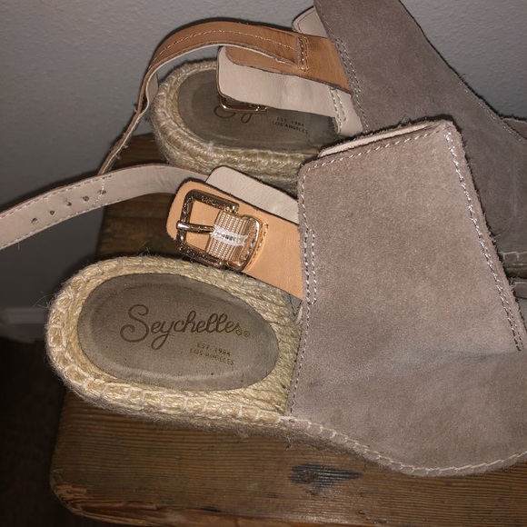 Seychelles Wedges! - Picture 3 of 7